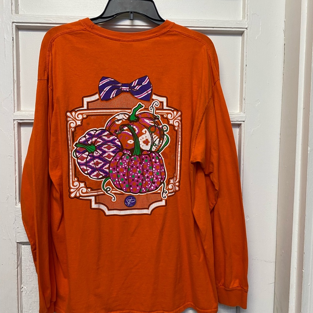 Women’s long sleeves pumpkin graphic fall Tshirt size Xl Gildan